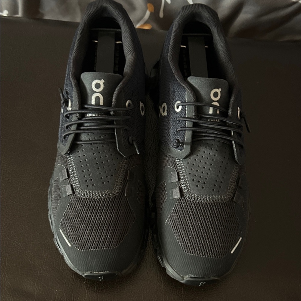 On Running Black Athletic Shoes - Picture 2 of 8